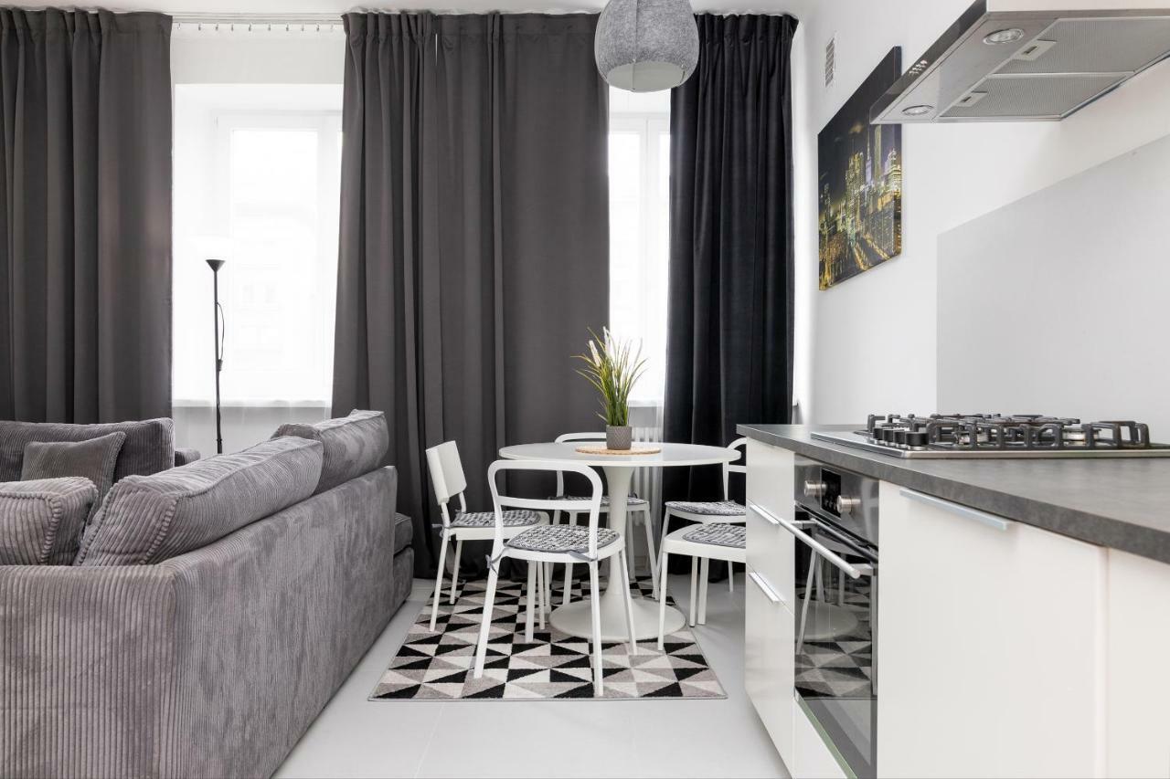 City Centre Apartment Varsovie Extérieur photo